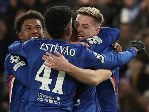 Estevao che mờ Lamine Yamal, Chelsea thắng áp đảo Barcelona