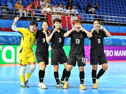 Tuyển Thái Lan “đè bẹp” đối thủ trong mưa bàn thắng, sáng cửa vào tứ kết World Cup