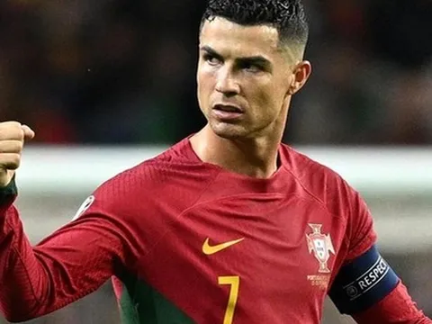 Vì sao Ronaldo được FIFA giảm án bạo lực?