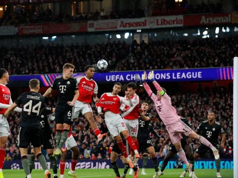 Liverpool đại bại ở Champions League