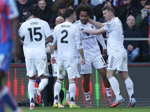 Ngược dòng nghẹt thở, Man United hạ Crystal Palace để vào top 6