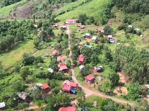 Nữ trưởng bản và những thay đổi bất ngờ tại bản nghèo "ba không"