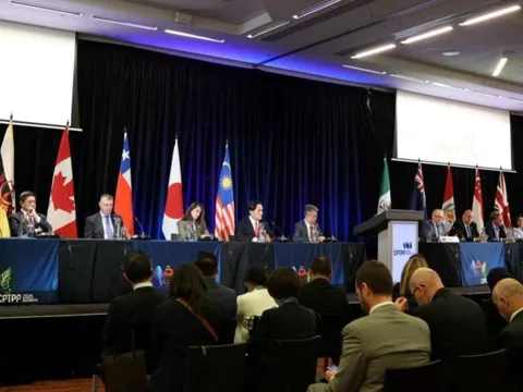 Phản ứng với thuế quan của Mỹ, Campuchia ‘noi gương’ Trung Quốc làm 1 việc