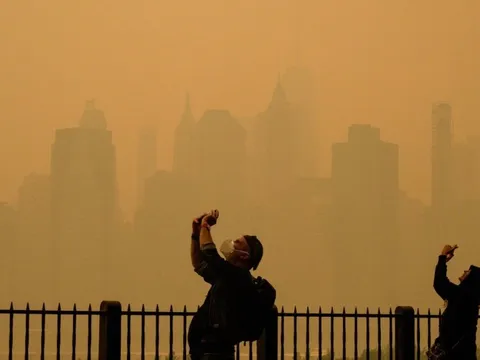 Dân phương Tây "coi thường tính mạng" hay sao mà chẳng bao giờ xem chỉ số ô nhiễm không khí như người châu Á?