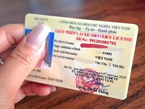 Từ năm 2025, bằng lái xe máy bị trừ hết điểm mà vẫn chạy bị phạt bao nhiêu?