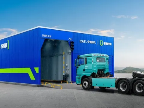 Việt Nam còn đang khởi động trạm đổi pin xe máy, quốc gia này đã khai trương trạm đổi pin xe tải hạng nặng: Quy trình mất đúng 5 phút, 5 năm nữa bao phủ toàn tuyến đường bộ