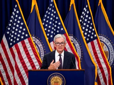 Fed tiến thoái lưỡng nan chưa từng có trong 55 năm, gian nan chưa dứt khi sang 2026, chuyên gia không loại trừ kịch bản tăng lãi suất