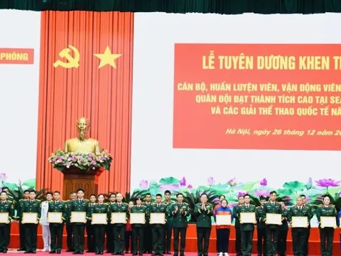 Bộ Quốc phòng khen thưởng HLV, VĐV đạt thành tích SEA Games 33