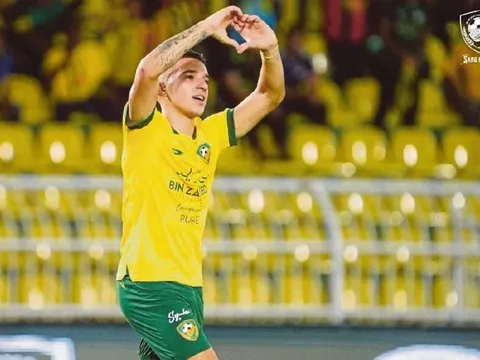 Cầu thủ Argentina tiết lộ sắp nhập tịch Malaysia: Không thể đấu với tuyển Việt Nam vì luật FIFA?