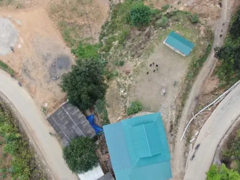 Cận cảnh góc cua hiểm trở trong vụ lật xe đoàn thiện nguyện ở Lào Cai