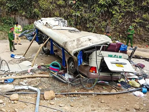 Lật xe làm 9 người tử vong: Cập nhật sức khỏe những nạn nhân được chuyển về Hà Nội cấp cứu