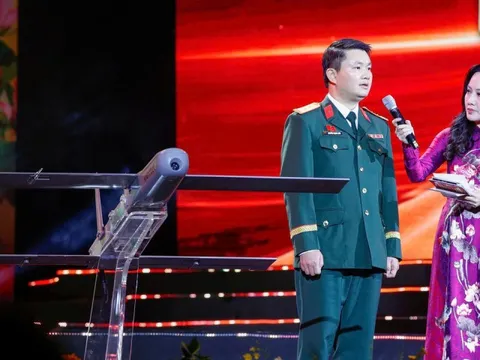 Trung tá quân đội vượt khó chế tạo tên lửa, UAV