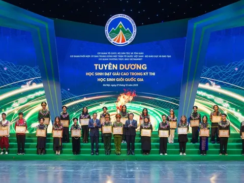 Từ bản làng xa xôi đến ước mơ vươn ra biển lớn