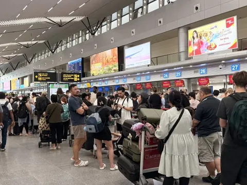 Cảnh báo gấp khách đi sân bay dịp Tết, hãy có mặt sớm 2-3 tiếng nếu không muốn bị "từ chối lên máy bay"