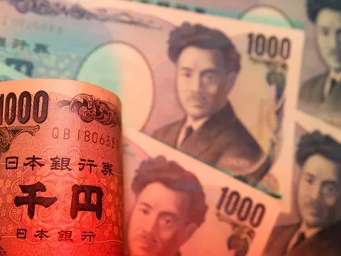 Lợi suất tăng mạnh nhất 31 năm làm rung chuyển thị trường trái phiếu Nhật Bản: Chuyện gì đây?