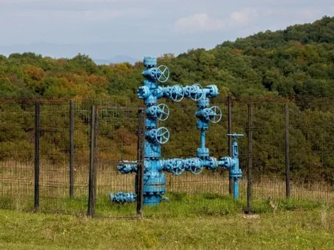 Ngừng mua khí đốt Nga đầu tiên tại châu Âu, quốc gia EU vừa ký một thỏa thuận mới với Gazprom, tổng thống tuyên bố miễn có lợi thì tiếp tục làm