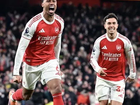 Arsenal thắng "4 sao" trước Aston Villa, vô địch lượt đi Ngoại hạng