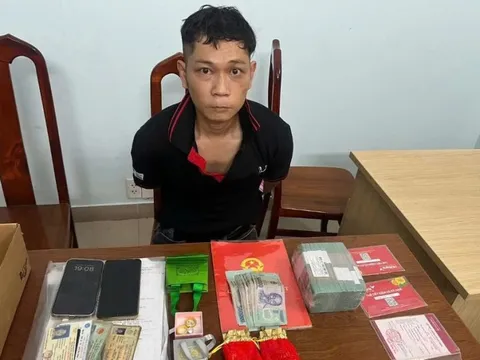 Đi khám bệnh, người phụ nữ mất hơn 1 tỷ đồng cùng nhiều tài sản cất trong cốp xe máy