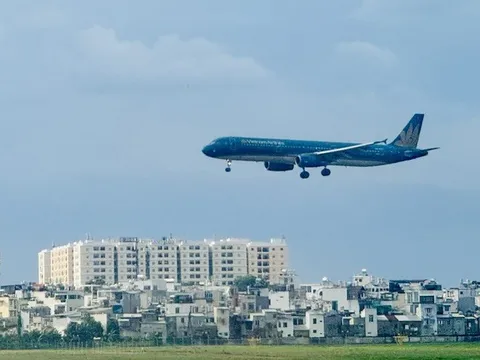 Internet bắt đầu 'phổ cập' lên máy bay ở Việt Nam