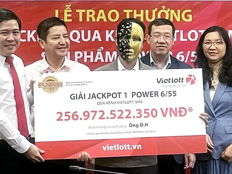 Vietlott 'nổ' Jackpot hơn 17 tỉ đồng trong kỳ quay cuối năm