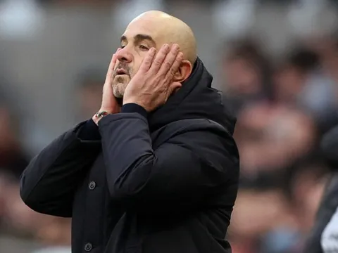 Chelsea sa thải huấn luyện viên ngày đầu năm mới 2026