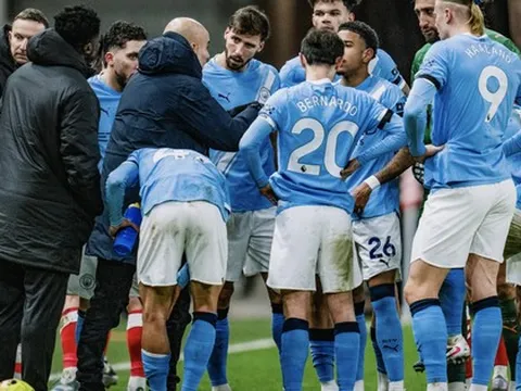 Bị Sunderland cầm chân, Man City hụt hơi cuộc đua vô địch