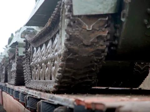 Belarus gửi lô hàng quân sự đặc biệt đến căn cứ dự trữ xe tăng của Nga