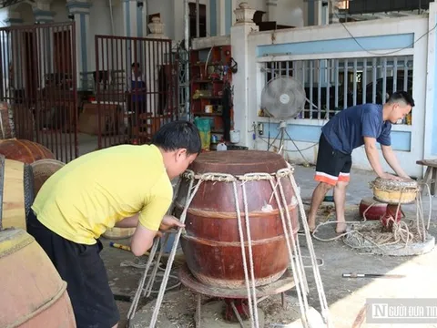 Làng nghề trống da vang danh xứ Nghệ hối hả vào vụ Tết