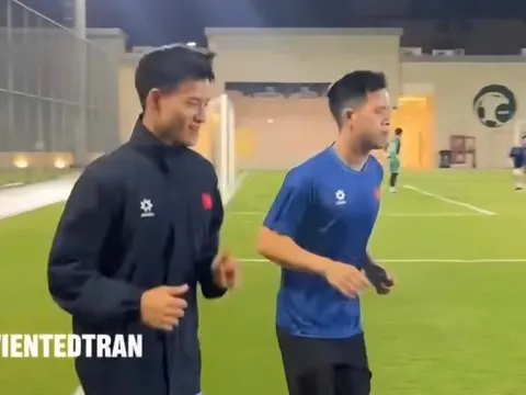 Thanh Nhàn xuất hiện trong buổi tập đầu tiên của U23 Việt Nam tại Saudi Arabia