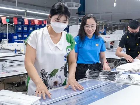 Đơn hàng, lương thưởng tăng: Doanh nghiệp phía Bắc vẫn 'đỏ mắt' tìm lao động phổ thông