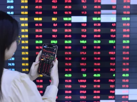 Hé lộ loạt ‘bom tấn’ sẽ chào sàn HoSE ngay đầu năm 2026