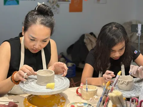 Tết dương lịch không đi xa, bạn trẻ TP.HCM rủ nhau chơi nhóm, du lịch tại chỗ