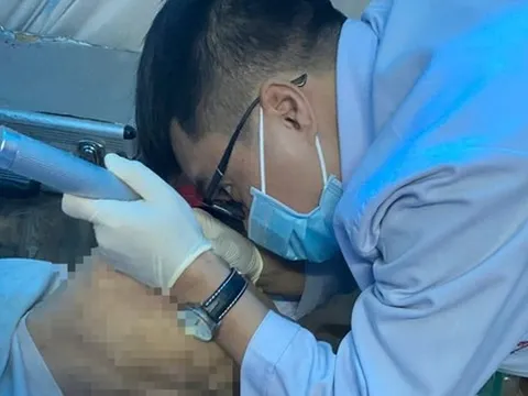 Cụ ông ôm cổ, tím tái và lịm dần vì nghẹn bánh trôi nước