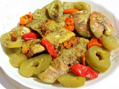 Đậm đà cá mó kho dưa