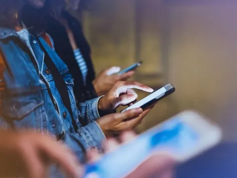 Sinh viên cần lưu ý: Những trường hợp phát ngôn trên mạng xã hội có thể bị buộc thôi học từ năm 2026