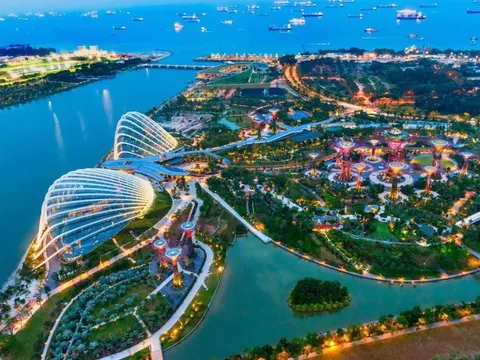 Là quốc gia ASEAN thứ hai công bố kết quả kinh tế năm 2025, tăng trưởng GDP của Singapore cao hay thấp so với Việt Nam?