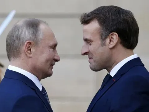 Tổng thống Pháp Macron tính thiết lập lại liên lạc với Tổng thống Nga Putin
