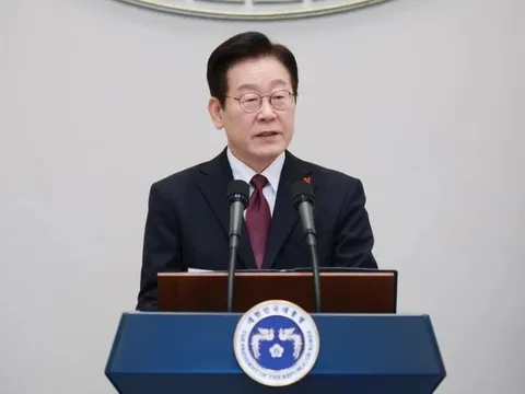 Tổng thống Hàn Quốc dùng chim cánh cụt để kêu gọi Chủ tịch Triều Tiên gặp mặt