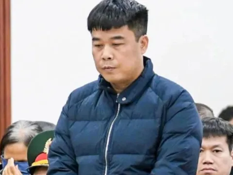 Chủ tịch tập đoàn Phúc Sơn bật khóc, đọc thơ tại tòa