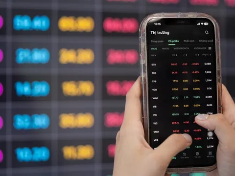 Dư nợ margin chạm 400.000 tỉ đồng và phép thử Thông tư 102